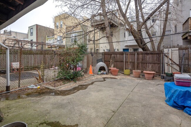 Photo - 1923 Carpenter St Unit 1