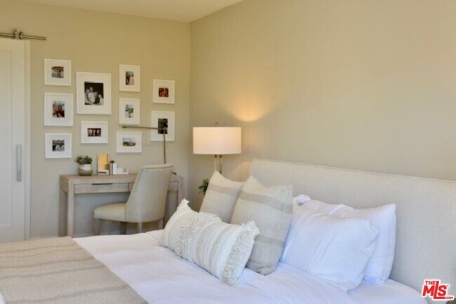 Photo - 23908 De Ville Way Unit B