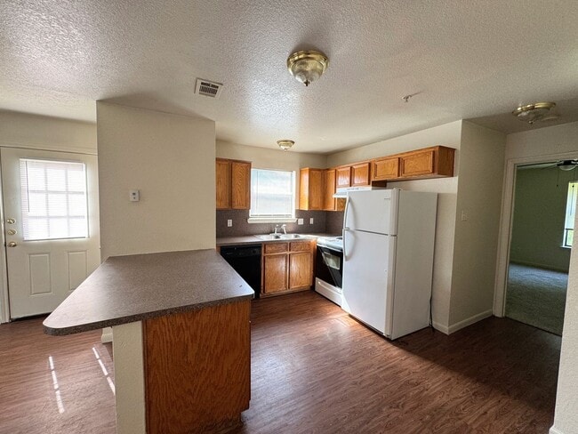 Photo - 1100 Lansberry Ct Unit # A