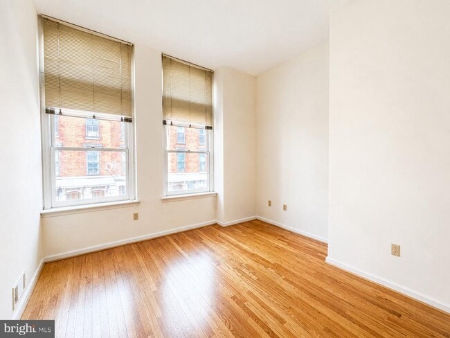 Photo - 2030 Walnut St