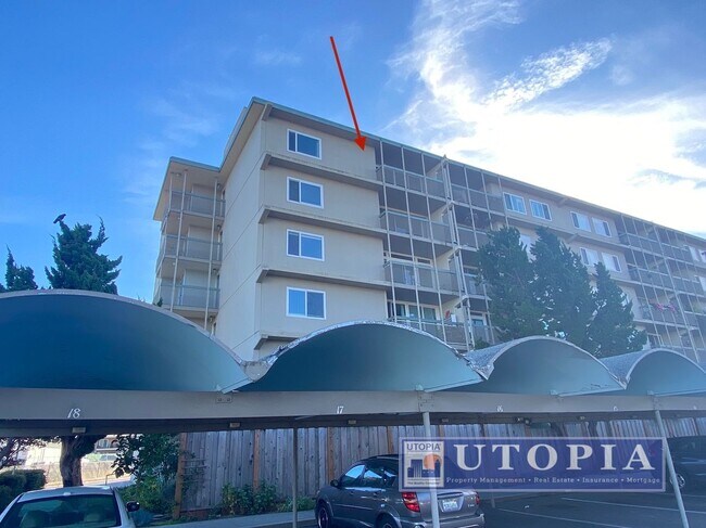 Photo - Updated 1Bd/1Ba Top Floor Condo with Mount... Unidad 67