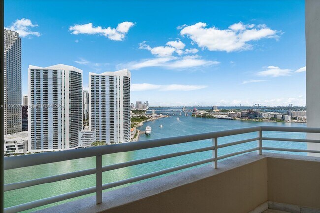 Photo - 888 Brickell Key Dr Unidad 2610