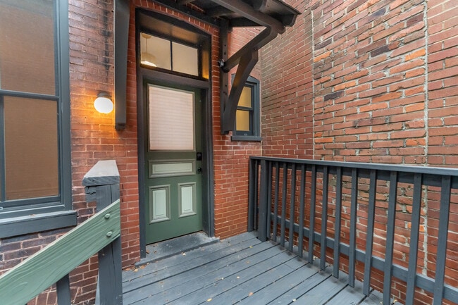 Photo - 2014 James St