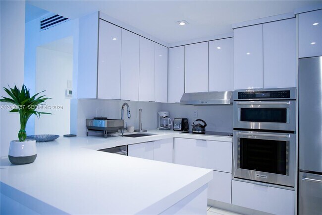 Photo - 5601 Collins Ave Unit 1614