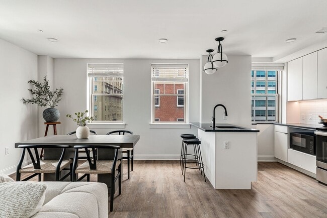 Building Photo - The Muse