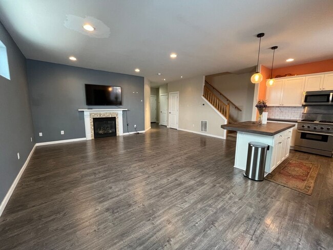 Photo - Quiet 3 Bed/2.5 Bath Home With Fenced Back...