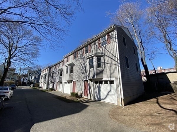 Building Photo - 104 Chestnut St Rental