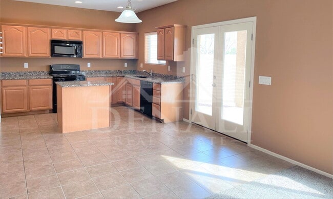 Photo - 925 E Canyon Rock Rd