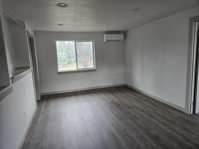 Photo - YECK-683 Unit 2