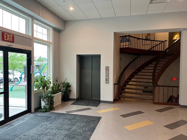 Photo - 480 S Salina St