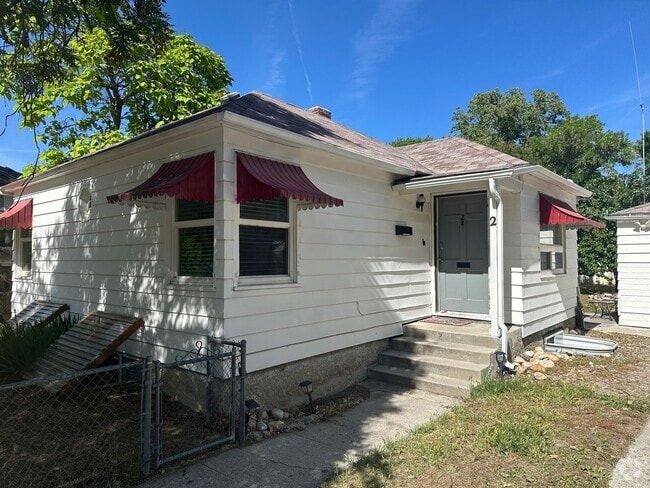 Building Photo - Fantastic Bench Location! Close to BSU and... Rental