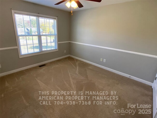 Photo - 1040 Rembrandt Dr SW