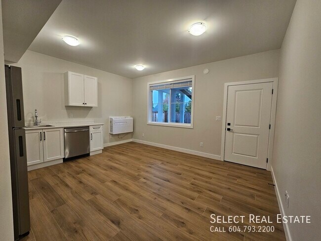 Photo - 46058 Bonny Ave