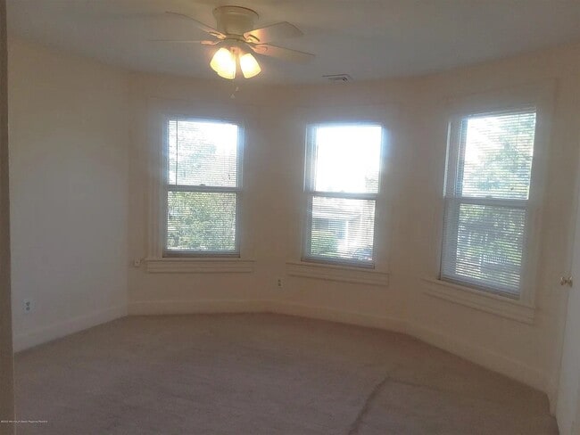 27 Oakland St Unit Floor 2