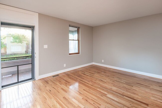 Photo - 834 Summit St Unit A