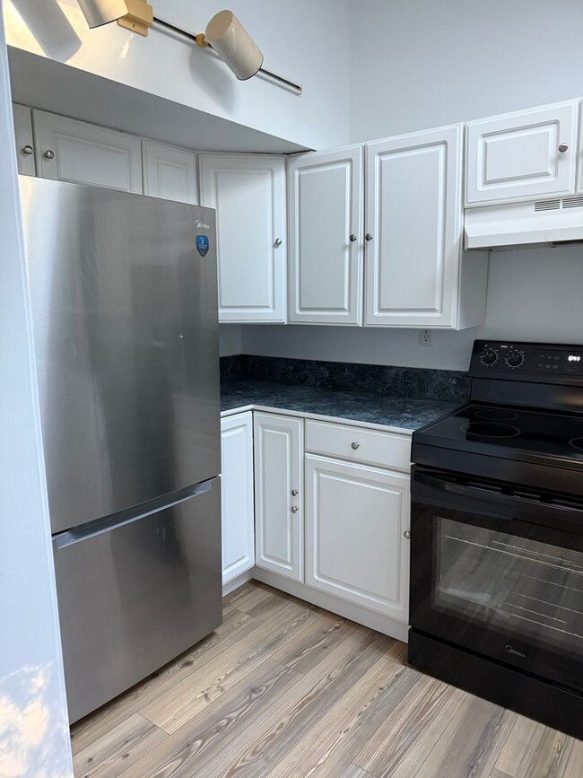 Photo - 1431 Central Ave Unidad Downstairs