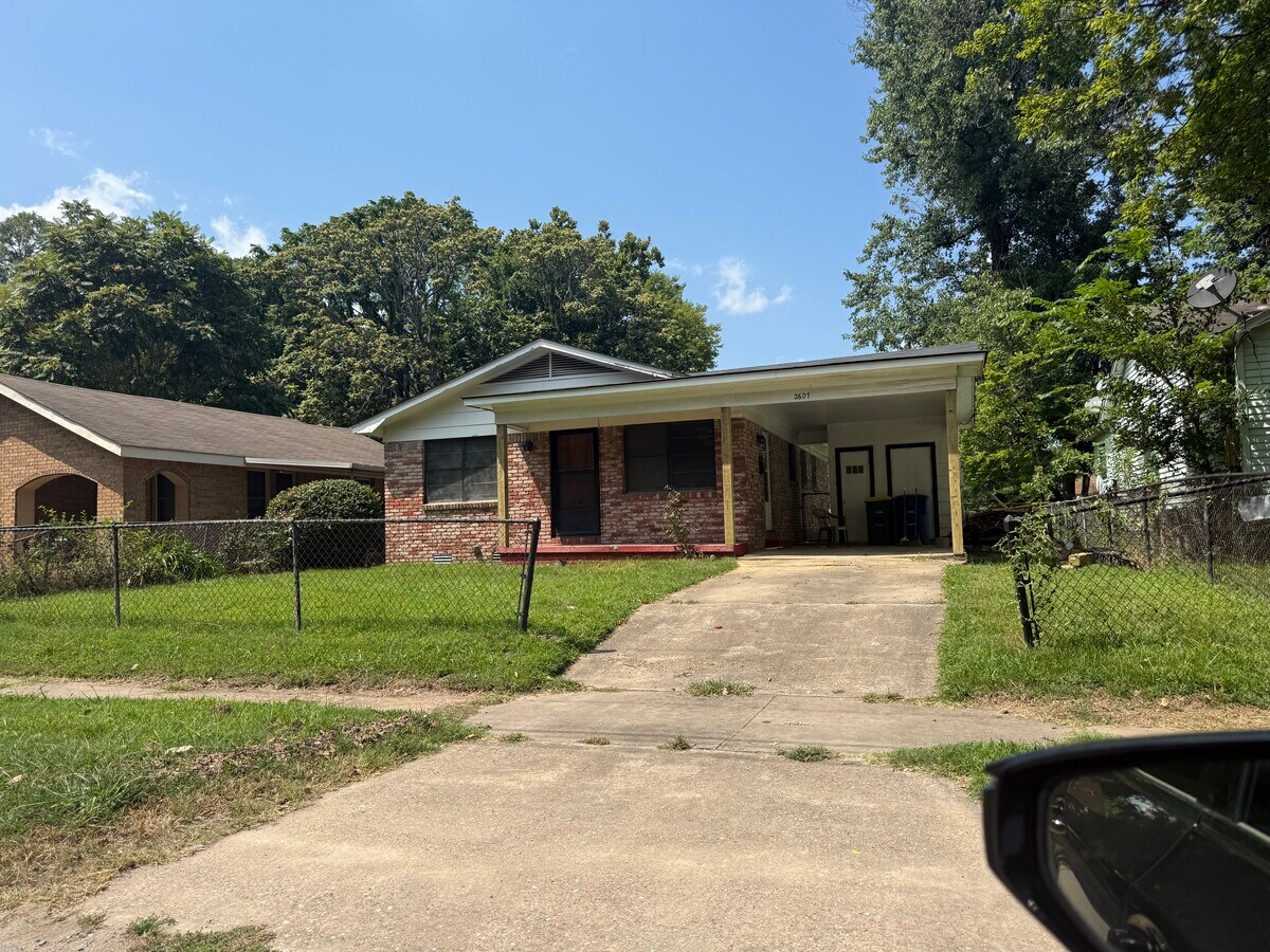 Photo - 2607 E Washington Ave