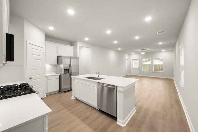 Photo - 8619 Blueberry Ash St