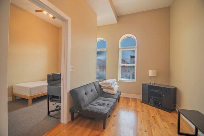 Photo - 3140 S Indiana Ave Unit 206