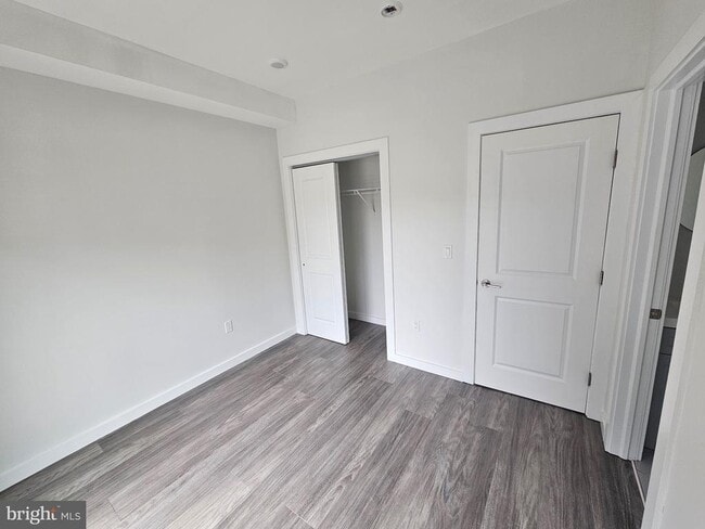 Building Photo - 1617 Ridge Ave Unit B