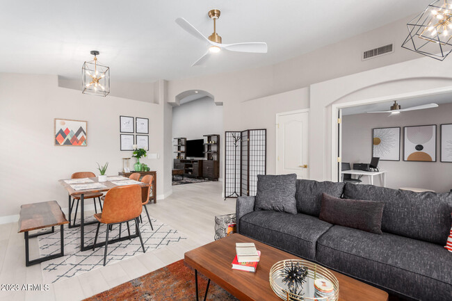 Photo - 8820 W Kings Ave