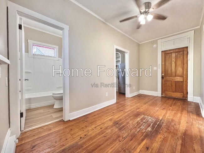 Photo - 812 W Maxwell St Unit 3