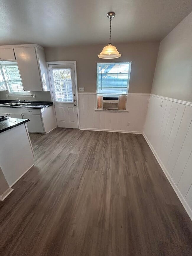 Photo - 704 Sunny Ln