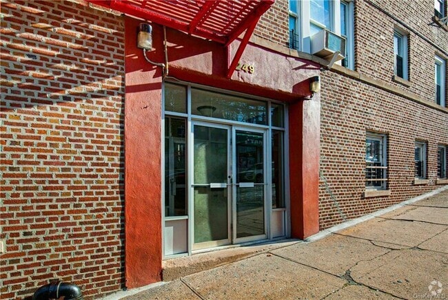 Building Photo - 249 McLean Ave Unit 1B Rental