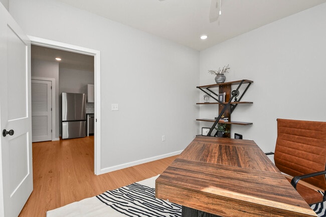 Photo - 505 W Grand St