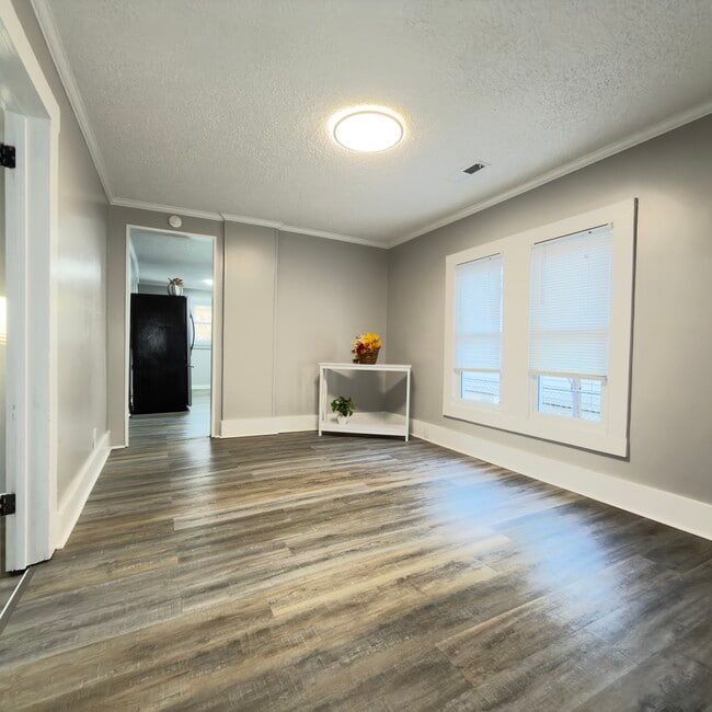 Photo - 4320 Wallace St