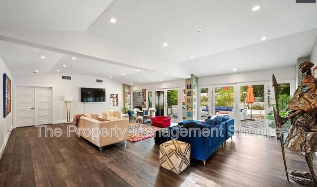 Photo - 820 Foothill Ln