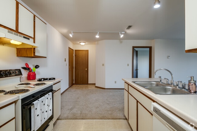 2 BR, 2 BA - 1,100SF