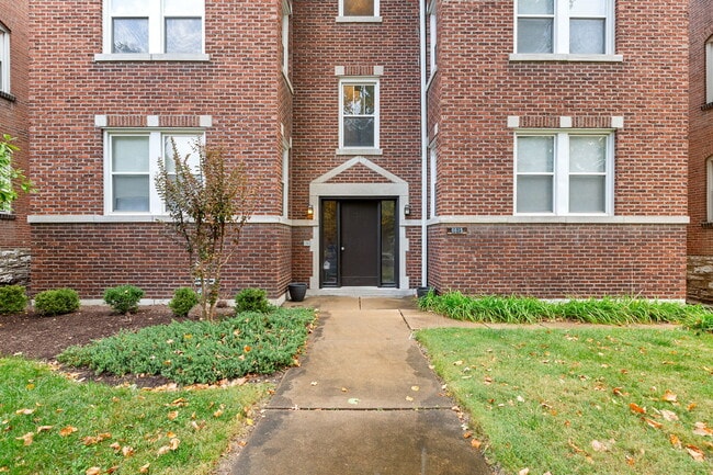 6615 Kingsbury Blvd Unidad 2E