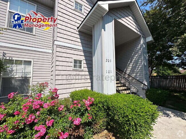 Building Photo - 11884 Cloverbrook Ln Unit #102 Rental