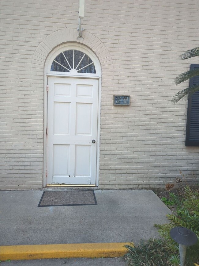 Building Photo - Bendel Gardens Apartment