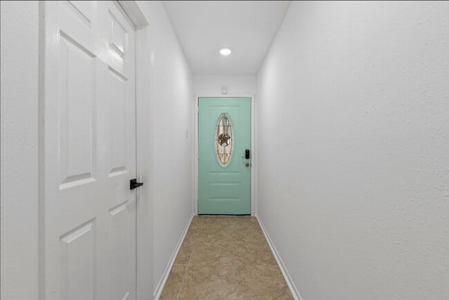 Photo - 9930 Valley Lake Dr