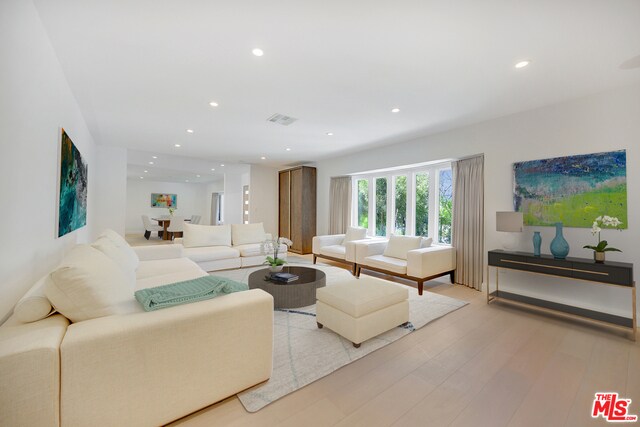 Photo - 344 S Roxbury Dr
