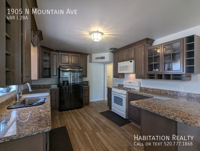 Building Photo - 1905 N Mountain Ave Rental