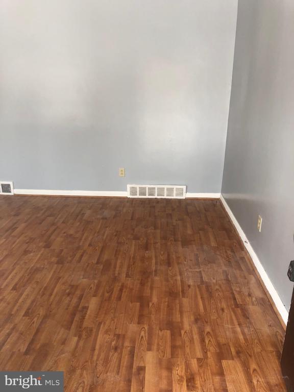 Photo - 8550 Tolbut St