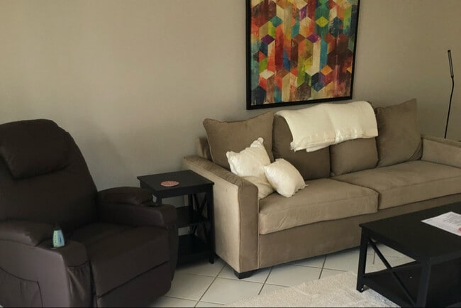 Photo - 28080 Cavendish Ct Unidad 2003