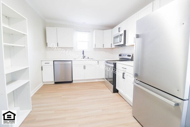 Photo - 2323 Fox Ave