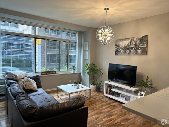 Building Photo - 211 E Ohio St Unit 605 Rental