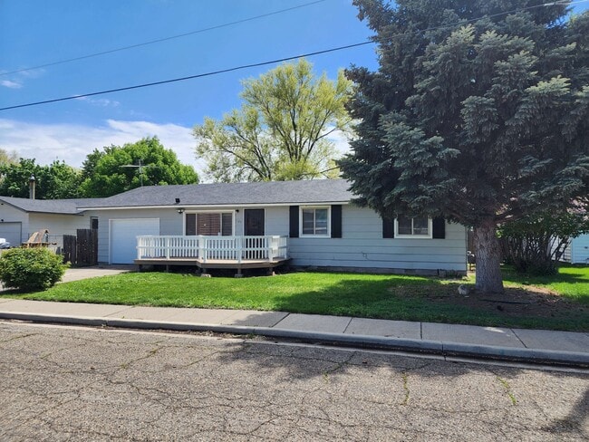 Photo - 1125 E 5th S