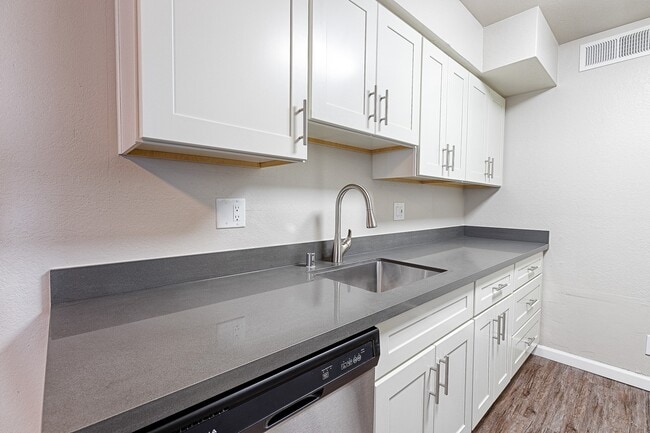 IMG_1158_HDR-9 - Spring Lake Apartments