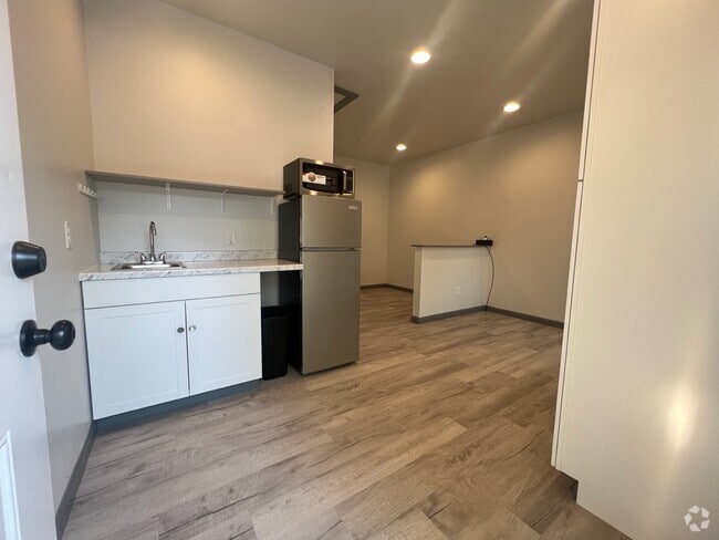 Building Photo - 1411 Garner St Rental