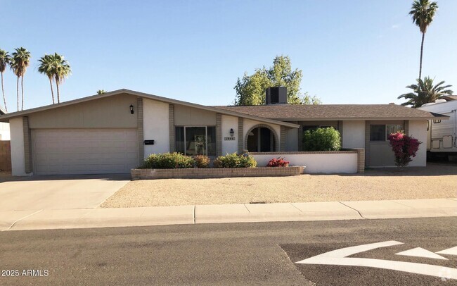 Building Photo - 1946 E Ellis Dr Rental