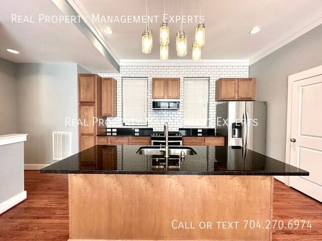 Photo - 419 Steel Gardens Blvd