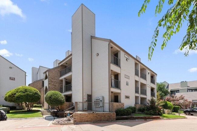 Building Photo - 6108 Abrams Rd Unit 521E