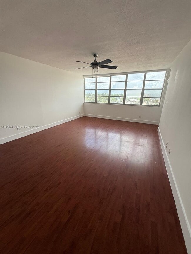 Photo - 2025 NE 164th St Unit 712