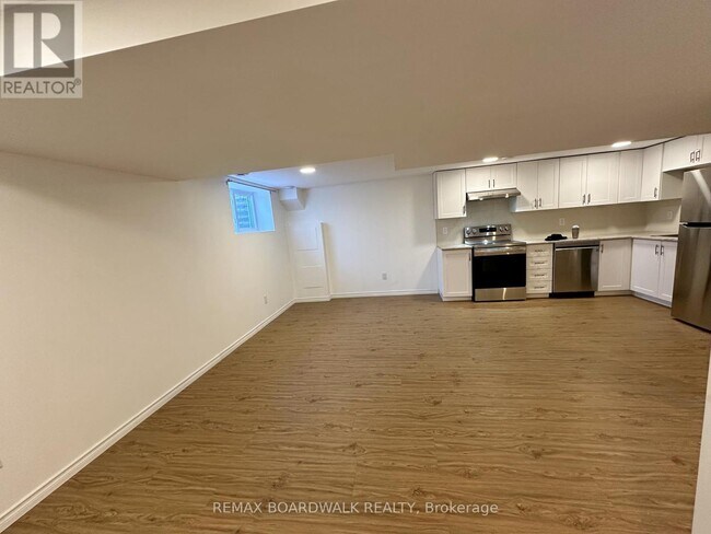 Photo - 300 Dalehurst Dr